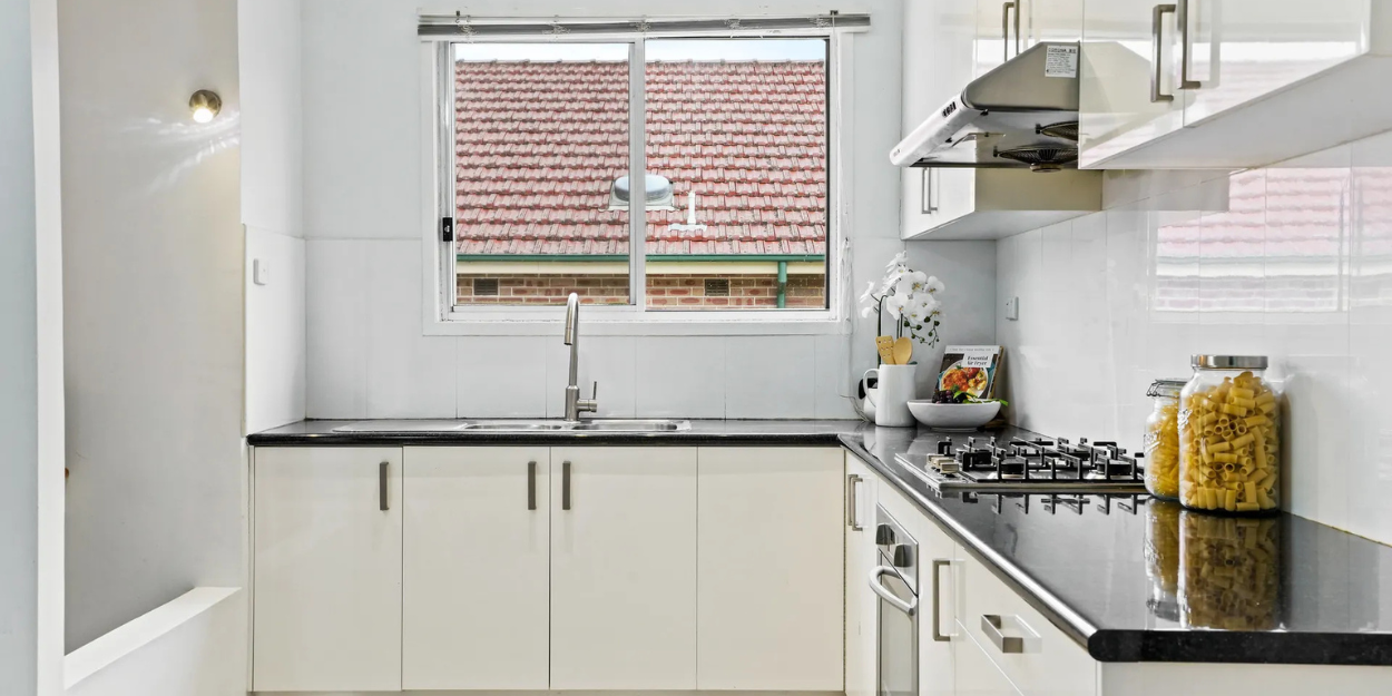 sil property8