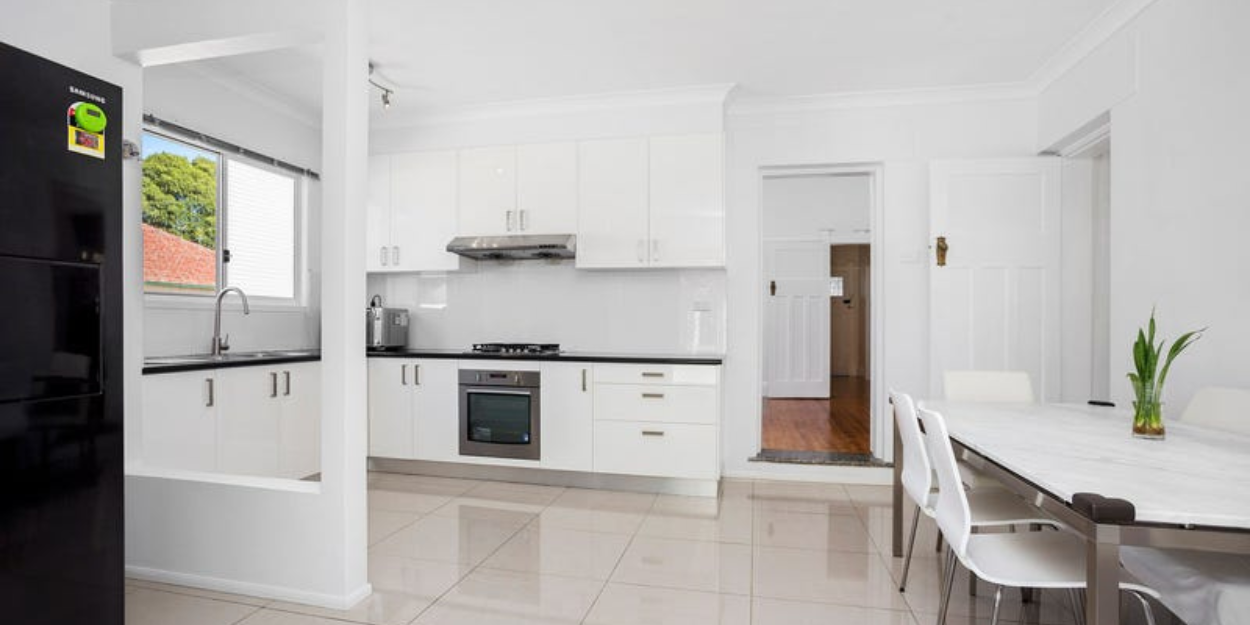 Spacious Open-Plan Kitchen & Dining